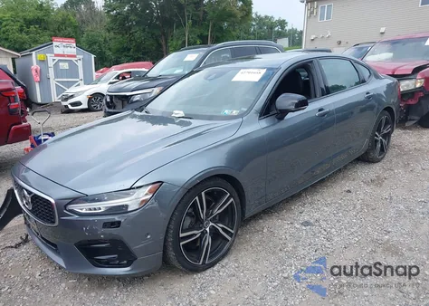 2020 Volvo S90 T6 R-Design z USA, uszkodzony, nr VIN LVYA22MT0LP172774